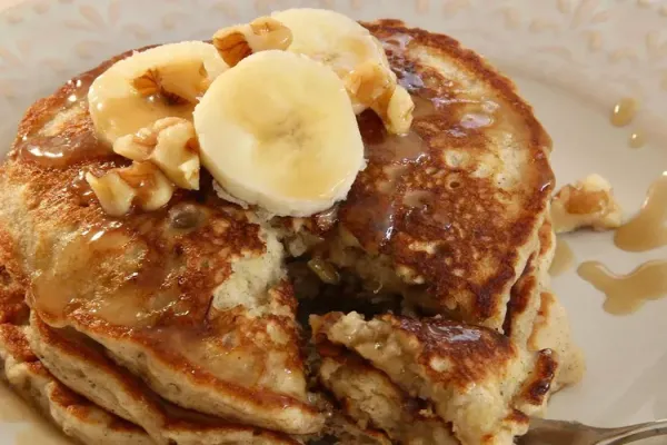 Easy Banana Nut Pancakes