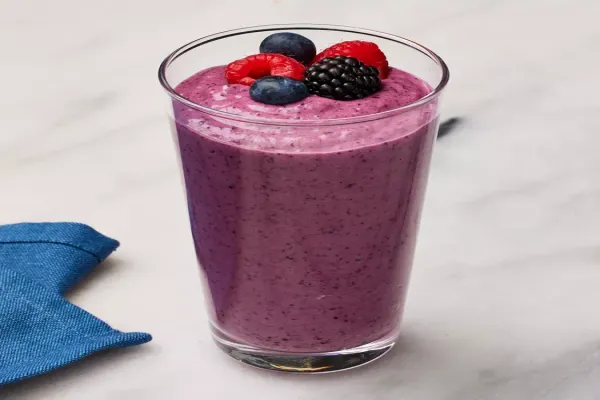 Mixed Berry Breakfast Smoothie