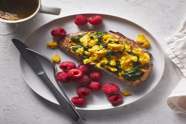 Spinach & Egg Scramble with Raspberries