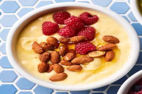 Mango Almond Smoothie Bowl