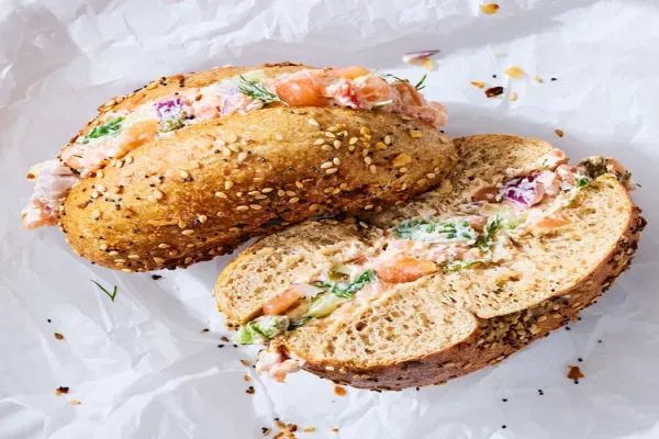 Chopped Lox & Veggie Bagel