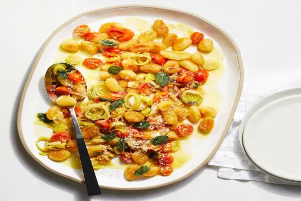 Crispy Gnocchi with Tomatoes & Leeks