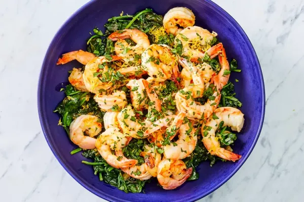 One Pot Garlicky Shrimp & Spinach