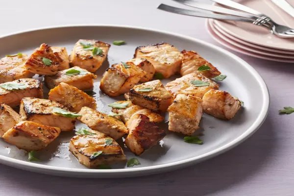 Garlic Butter Salmon Bites