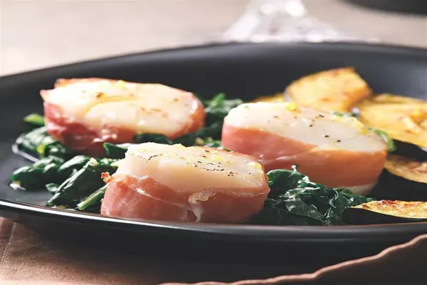 Prosciutto Wrapped Scallops with Spinach