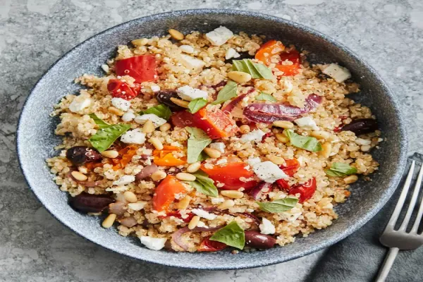 Quinoa Salad with Feta Olives & Tomatoes